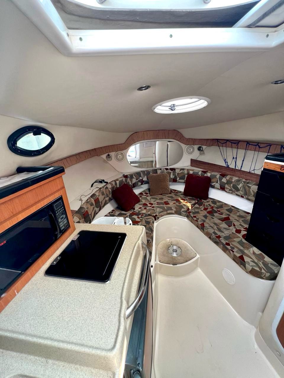 Camarote de la Wellcraft 270 FT