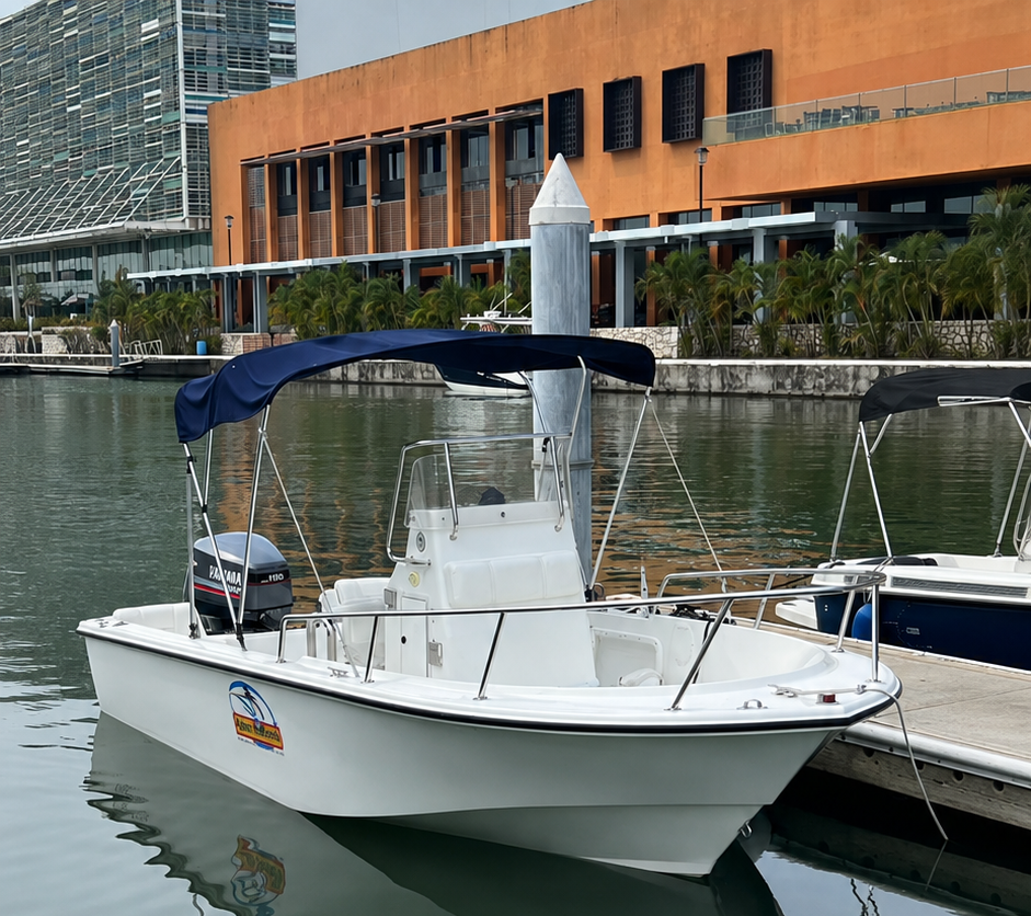 Edgewater 180 FT en la marina